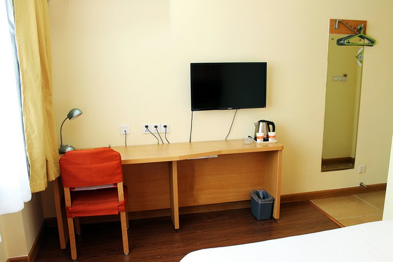 Home Inn Qiqihar Longhua Road BranchGuest Room