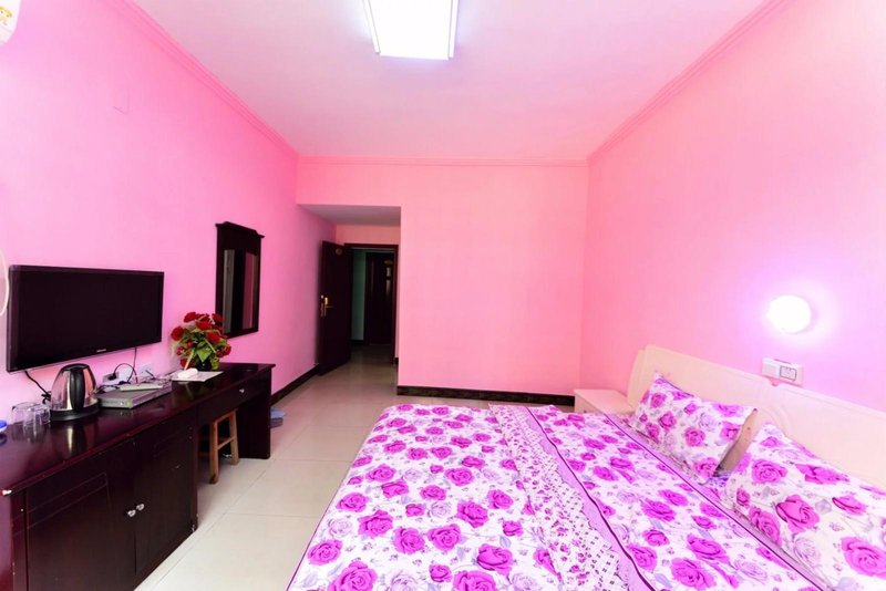 Fengxiang Jiangbianlou Inn Guest Room