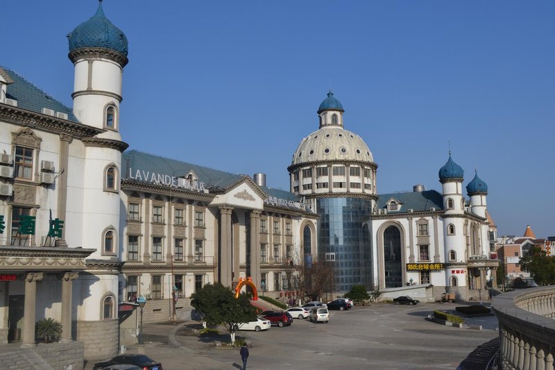 Lavande Hotel over view