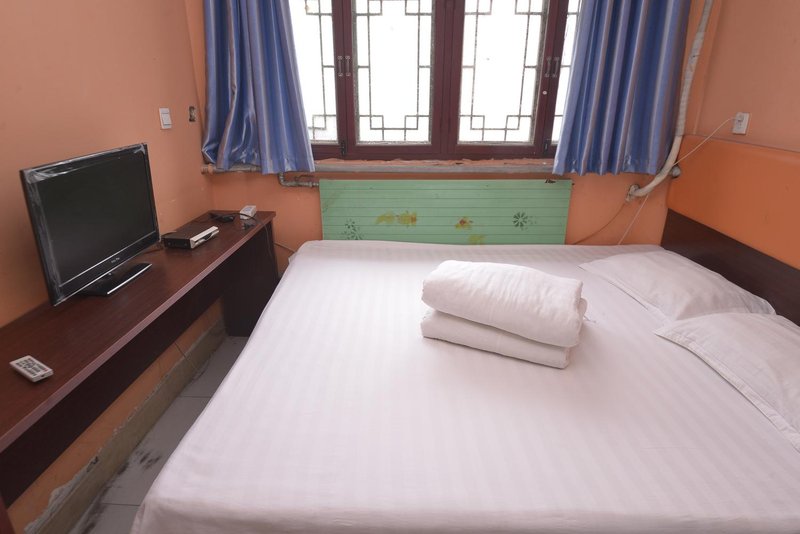 Furong Hotel Guest Room