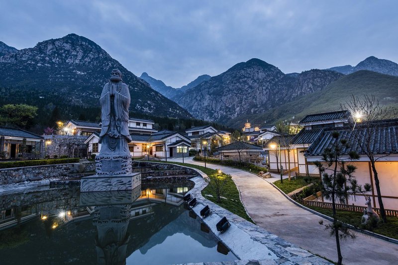 Zhaojian Shanju Hotel Over view