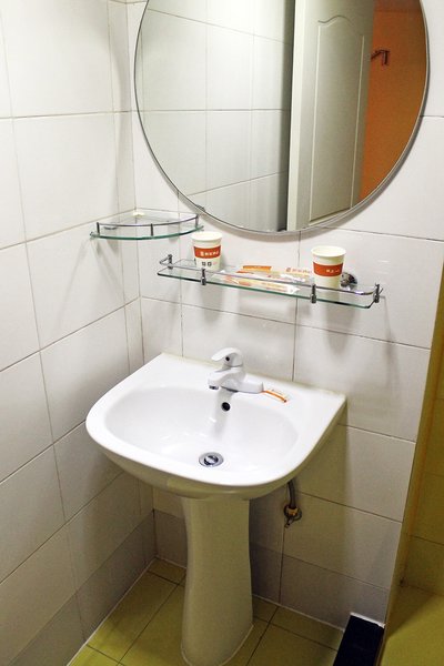 Home Inn Qiqihar Longhua Road BranchGuest Room