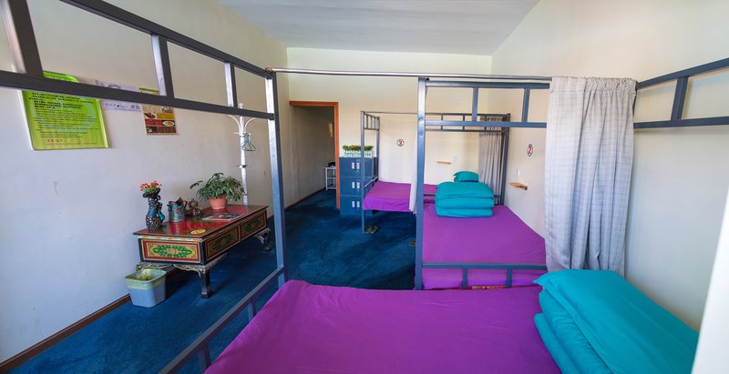 Due West Int'l Youth Hostel Guest Room