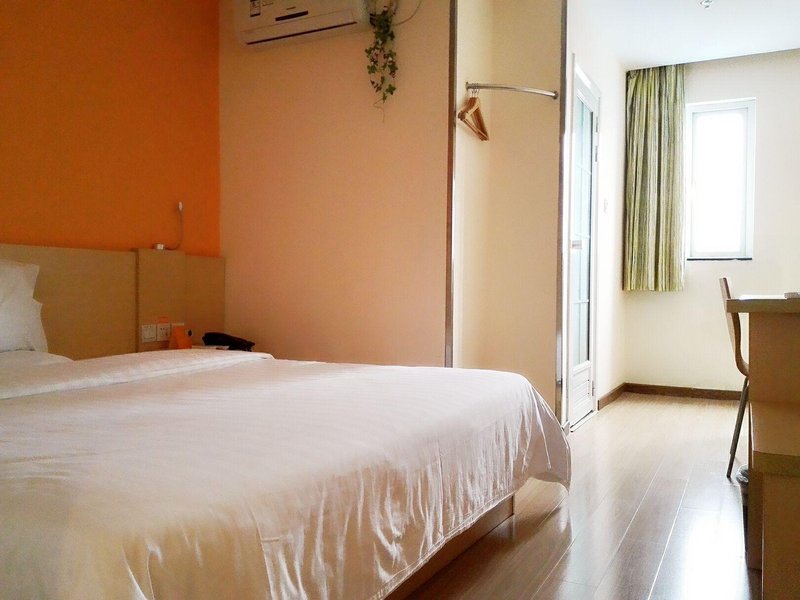 7 Days Inn (Foshan Qiandeng Lake Nangui Road Metro Station) Guest Room