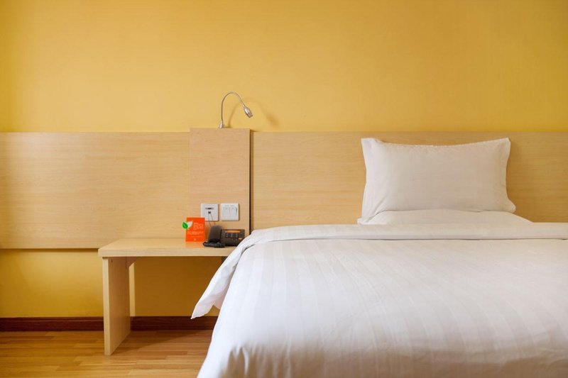 7 Days Inn (Longkou Tonghai Road) Guest Room