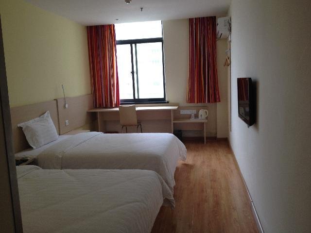 7 Days Inn (Qingdao Huangdao District Government) Guest Room