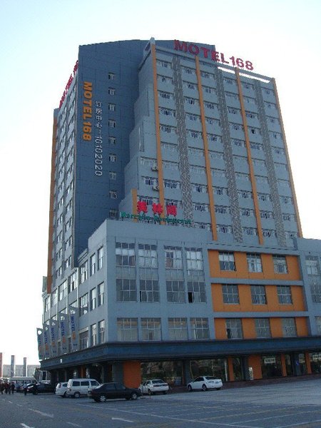 莫泰168(桐乡客运中心皮革城店)外景图