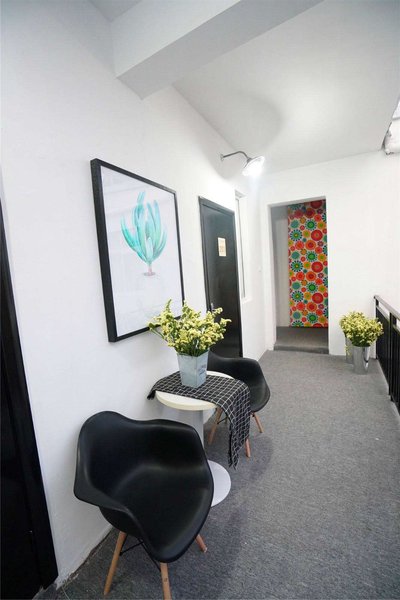 tl酒店式民宿(开封西司夜市店)