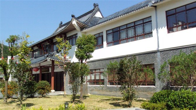 Huatinghudajiudian周边图片