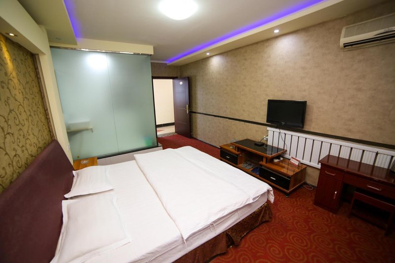 Dongmen Hotel Guest Room