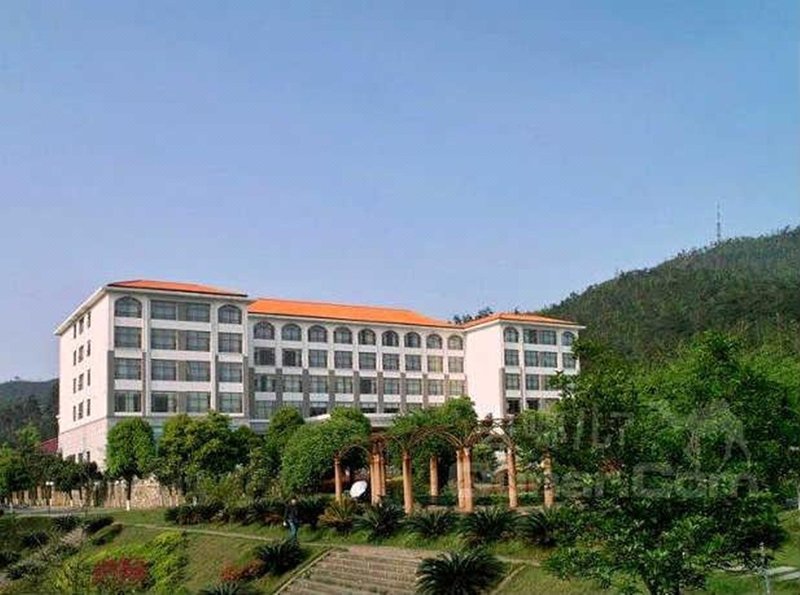 Zhuyuan Hotel (Chenzhou Suxianling) Over view