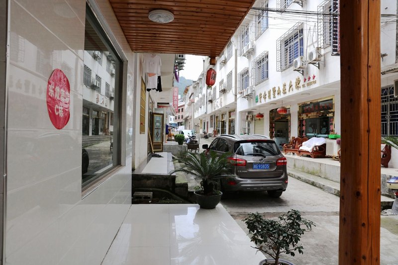 Dongxia Hotel Over view