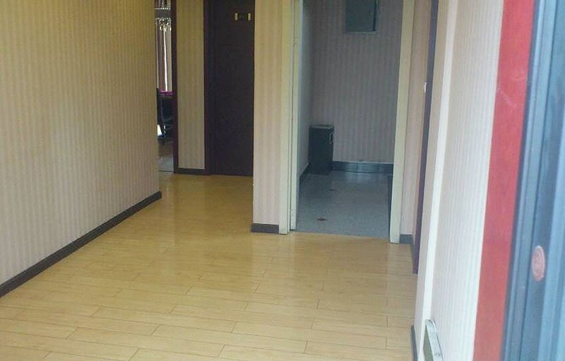 RUMEN Business Hotel Guest Room