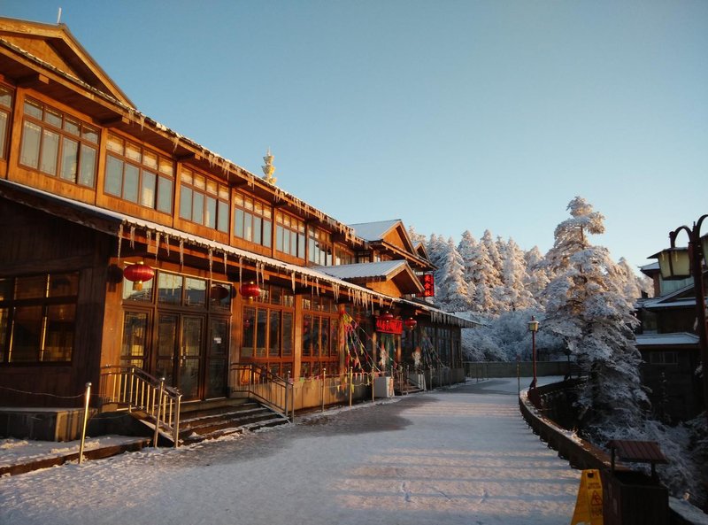 峨眉山雷洞坪-金頂酒店