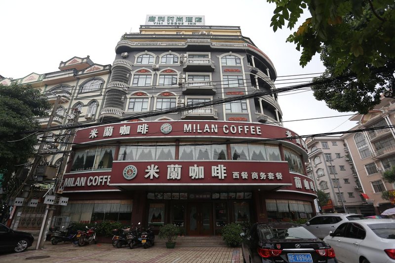 Q+ Yili Vogue InnOver view