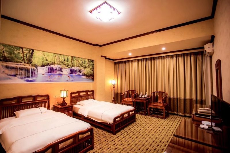 Yulong Hotel Guest Room