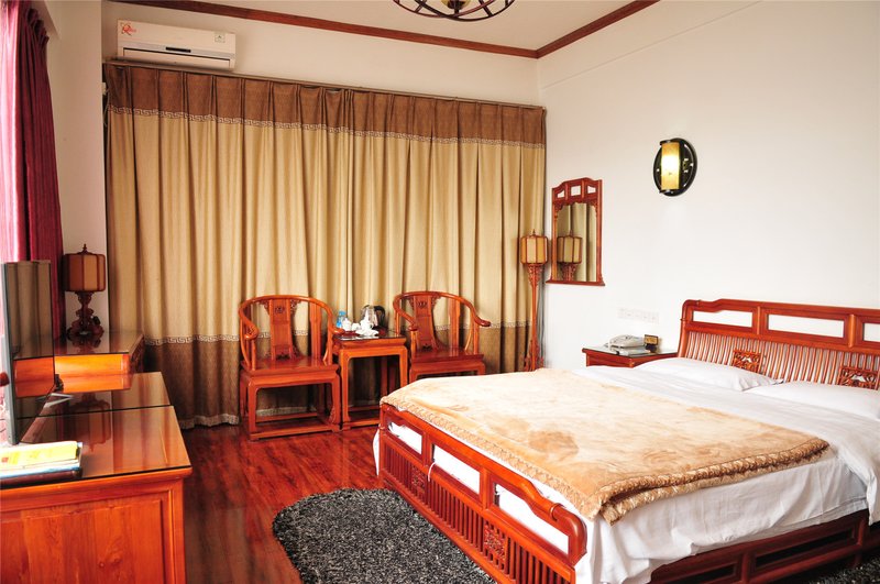 Yulong Hotel Guest Room
