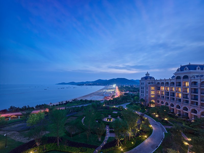 Hilton Dalian Golden Pebble Beach ResortOver view
