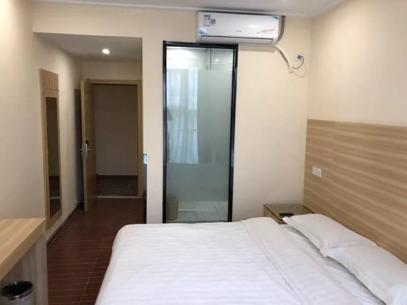 Guangzhou Longcheng Hotel (Chen Clan Temple Metro Station)Room Type