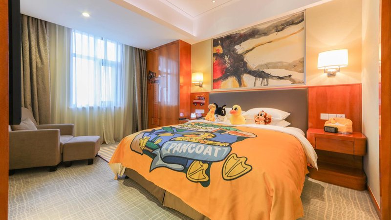 Ramada Plaza by Wyndham Shanghai Pudong Airport Guest Room