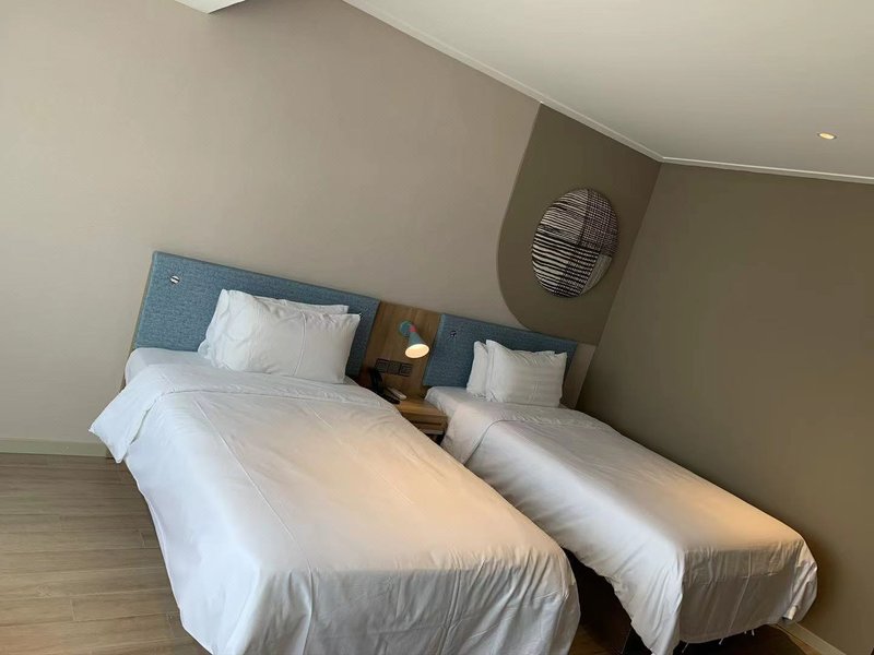 Home Inn(Suzhou Wujiang Shengze Fortune Center Store)Guest Room