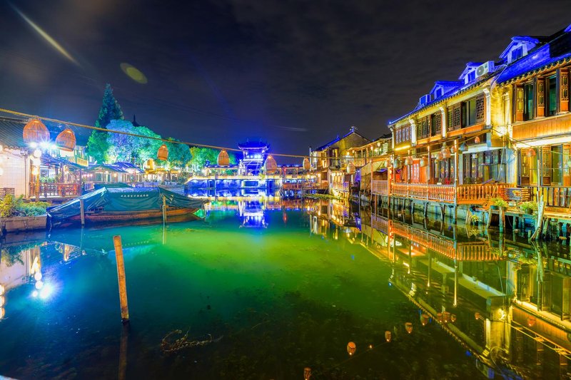 Zhouzhuang Linshui Renjia InnOver view