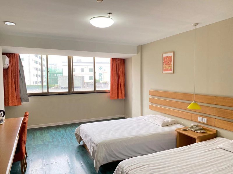 Home Inn (Haikou Haixiu Middle Road Jinniuling Park) Guest Room