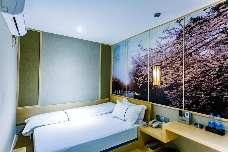 Lucky Lai Boutique Hotel Guest Room