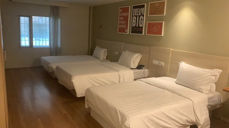Home Inn Paibaiyun Hotel (Zhongshan Road Ferry Seaview Branch)Guest Room