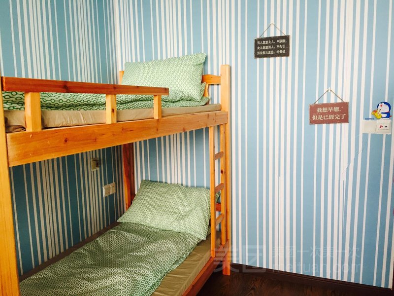 Yifan Hotel Guest Room