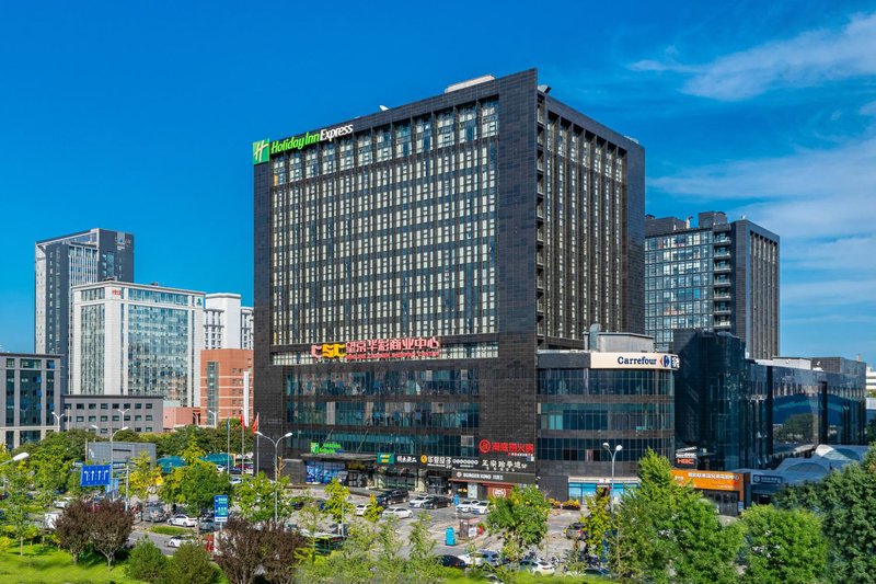 Holiday Inn Express Beijing HuacaiOver view