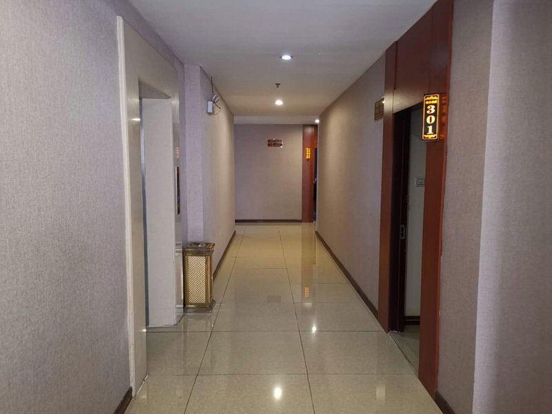 Xuri Business HostelOver view