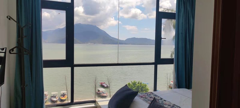 West Lafayette seaview Inn Over view