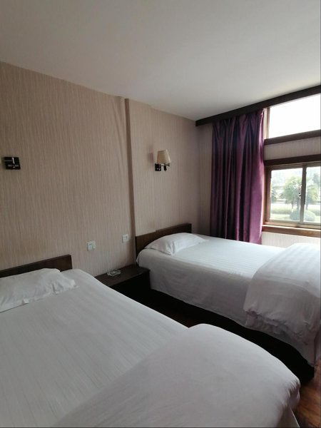 Hongyuan Hotel Guest Room