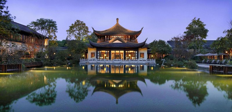 Four Seasons Hotel Hangzhou at West Lake Over view