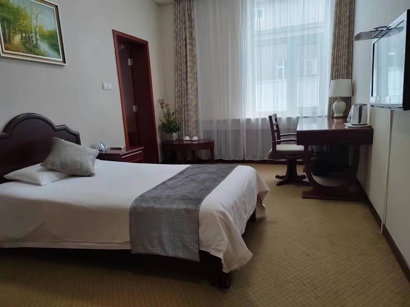 Chun Yi Hotel Guest Room