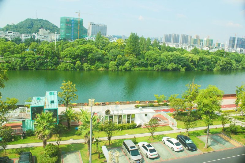 Garden Hotel Riverside (Huangshan Tunxi Old Street)Over view