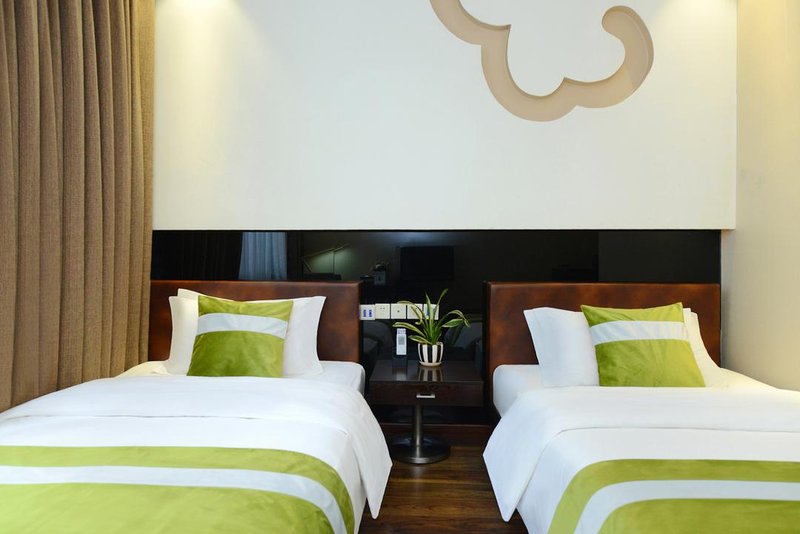 023 Business HotelGuest Room