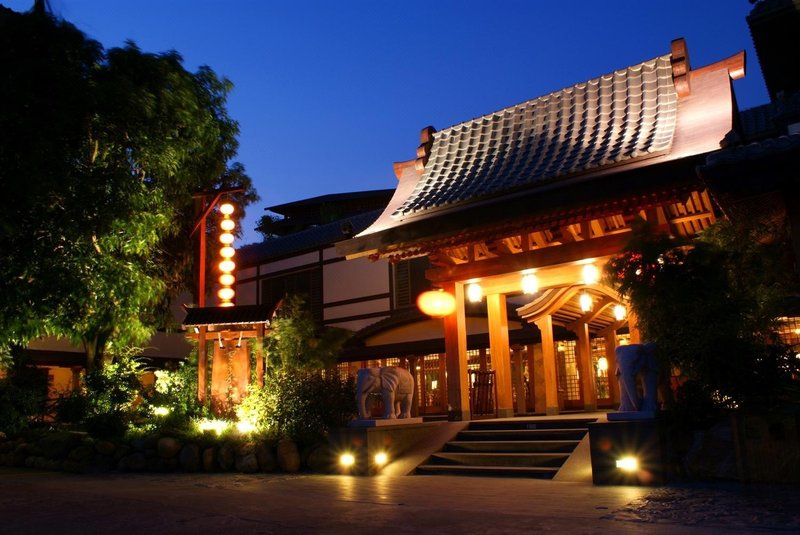 Zhuhai Yuwenquan Hot Spring ResortOver view