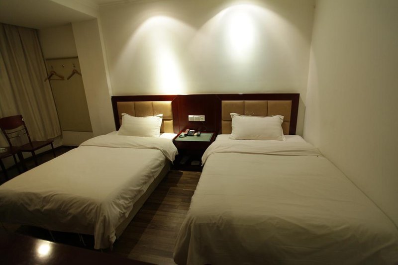 City Star Holiday Hotel Guest Room