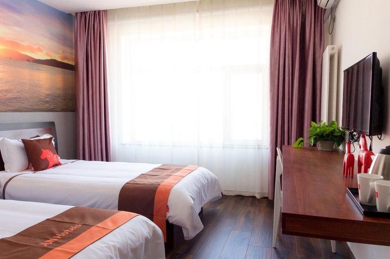 Junyi Chain Hotle (yantai passenger terminal TCM Hospital store) Guest Room