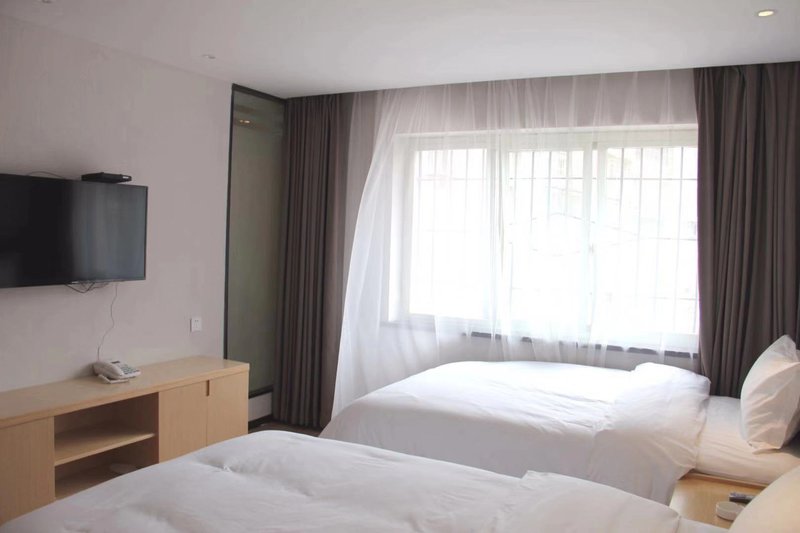 Huayi Select Hotel (Yan'an Fenghuangshan Scenic Spot)Guest Room