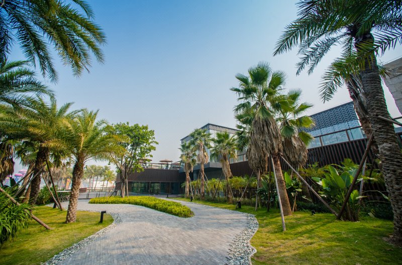 Bay Breeze Resort Hotel public area