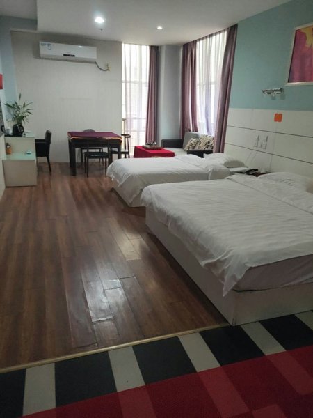 Huayi Hostel Guest Room