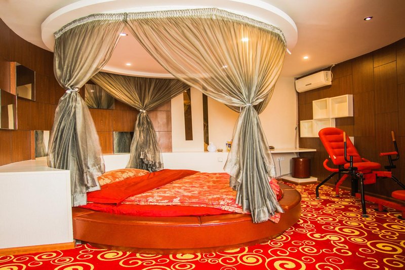 Boluomi Fashion Theme Hotel Guest Room