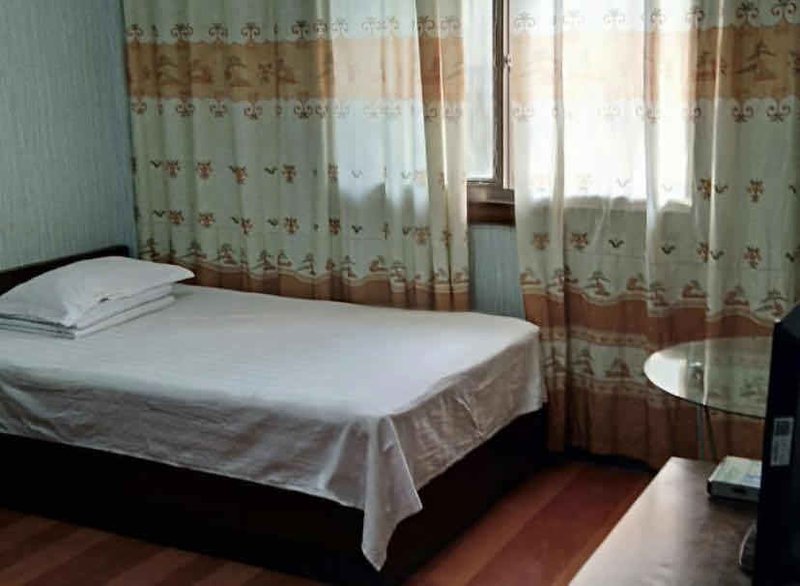 Hongyuan Hotel Guest Room