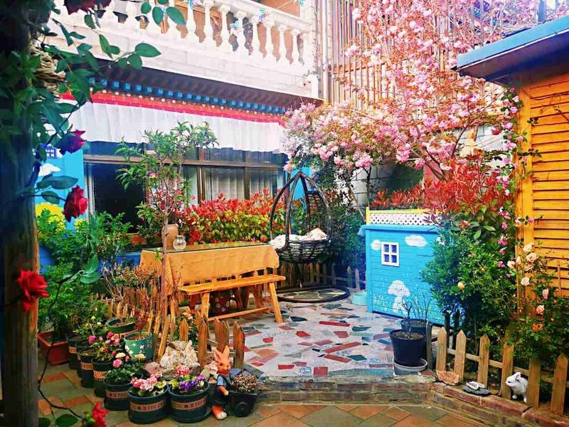 Lhasa Linxiaju Inn Over view