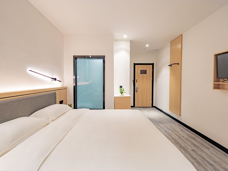 Qingji Hotel   (Haikou Arcade Old Street Store)Guest Room