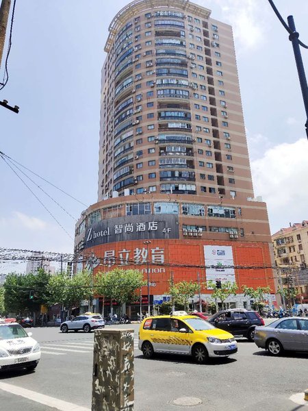 Zhotels (Shanghai Global Harbor, Caoyang Road Metro Station)Over view