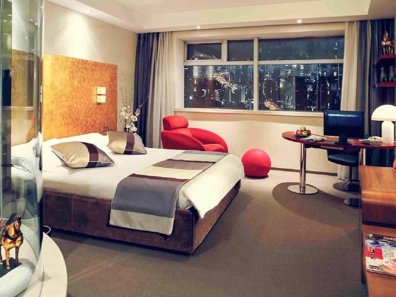 Mercure Shanghai Royalton Guest Room